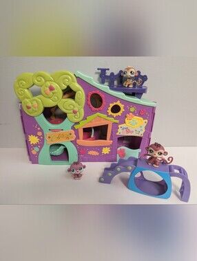 Littlest Pet Shop Treehouse Playset With 3 Monkey Littlest Pet Shop Figures